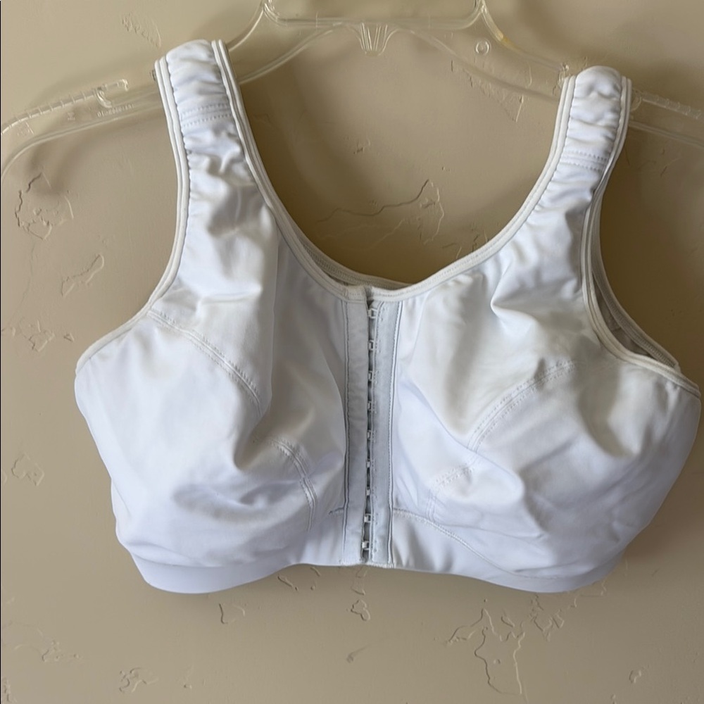 White Women's Sports Bra Enell Light. 
Hardly worn.